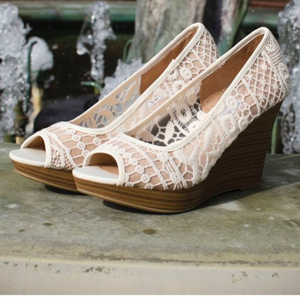 Off-White Krochet Wedges